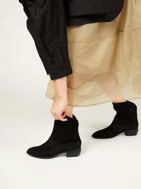 Intentionally Blank Black Suede Gateway Boots (Size 39)